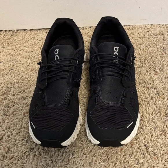 On Running Women’s Black Athletic Shoes - Picture 2 of 7